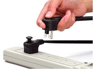 單手輕鬆插拔省力插頭